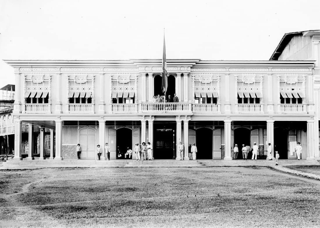 Fotografía de 1909 de la Casa Municipal de Vinces